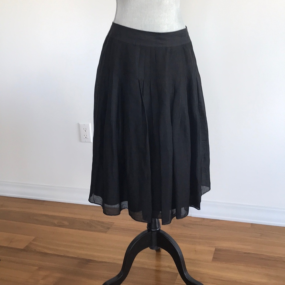 Banana Republic black floaty linen/silk skirt